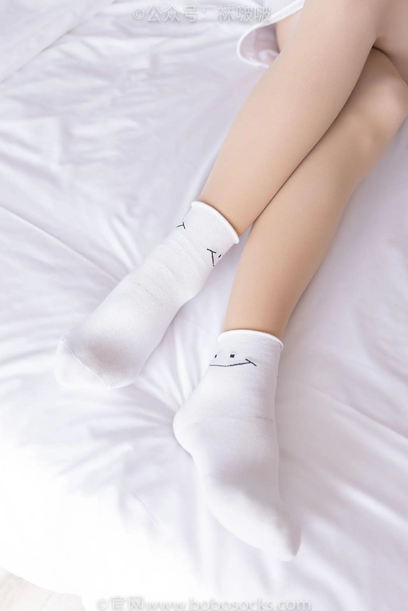 [BoBoSocks袜啵啵]NO.062 涵涵-运动鞋、白棉袜、厚肉丝 [145P]插图